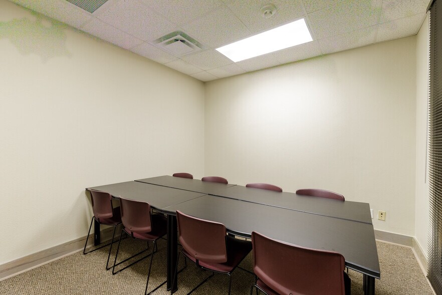 More Photos Of 3301 Santa Fe St, Corpus Christi Office For Lease