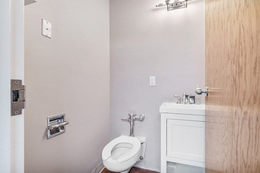 More Photos Of 222 Route 59, Airmont Medical For Lease