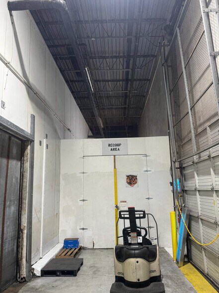 More Photos Of 600 Ellis Rd N, Jacksonville Warehouse For Lease