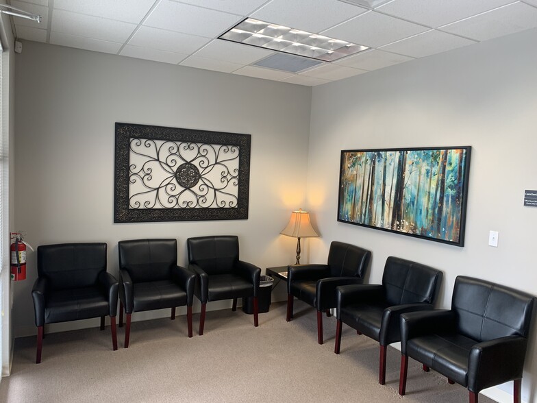 More Photos Of 2604 Cypress Ridge Blvd, Wesley Chapel Office For Lease