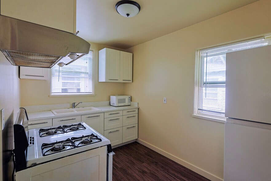 More Photos Of 1701 Lake St, Calistoga Apartments For Sale