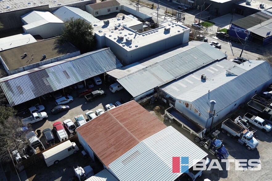 More Photos Of 4726-4730 Memphis St, Dallas Showroom For Sale