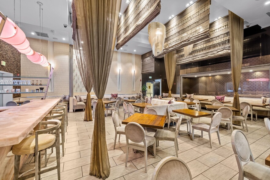 More Photos Of 861 N La Cienega Blvd, Los Angeles Restaurant For Lease