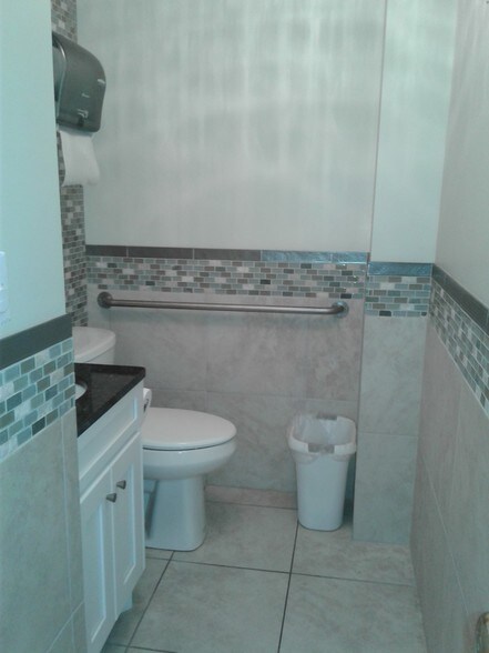 More Photos Of 722 N Grand Ave, Waukesha Office For Sale