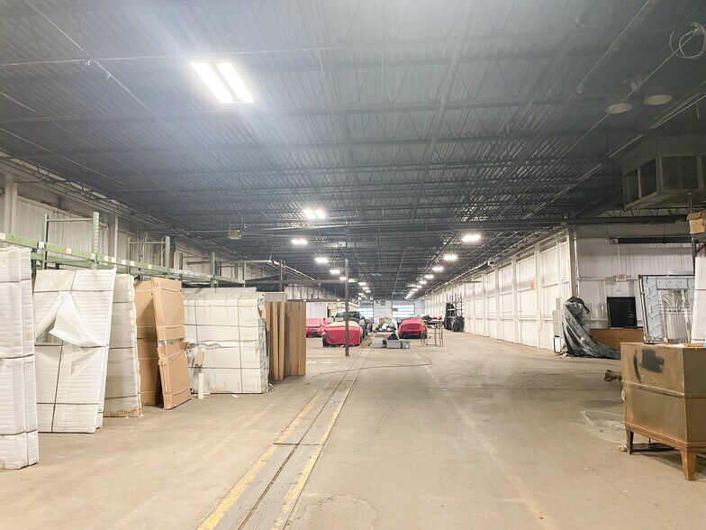 More Photos Of 7451 Terminal Dr, Lorain Truck Terminal For Sale