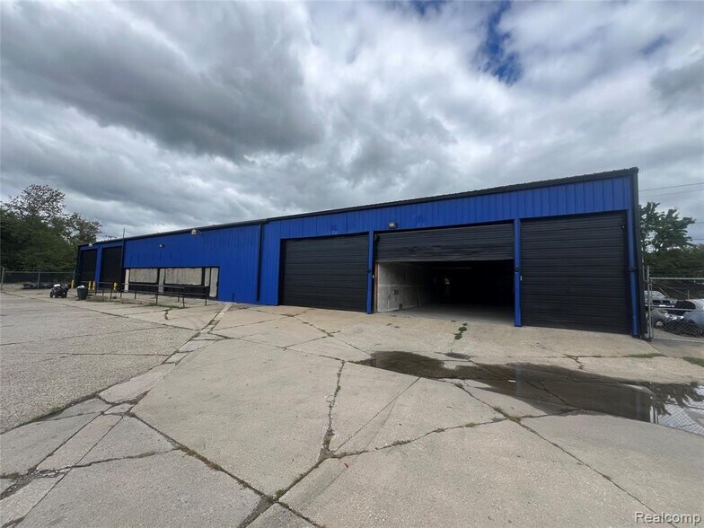 Primary Photo Of 3417 W Ridgeway Ave, Flint General Retail For Sale