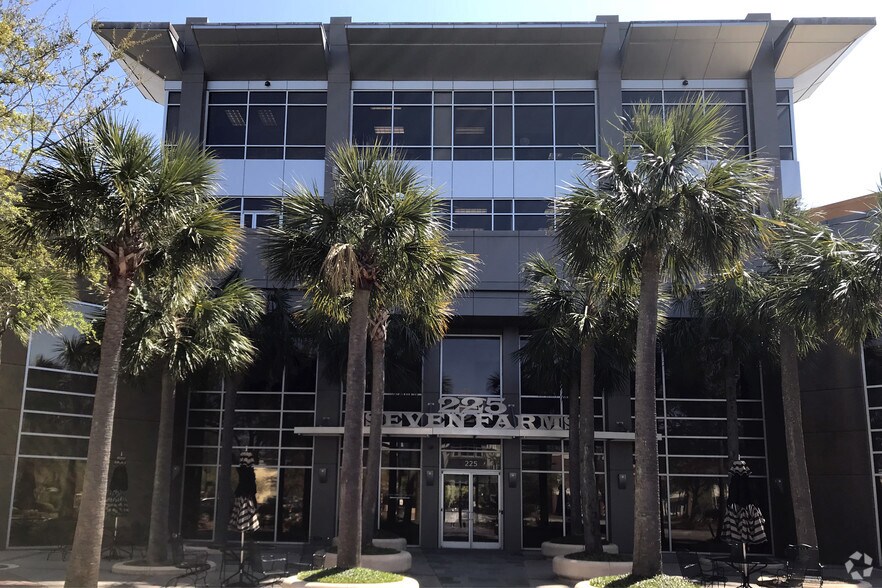 More Photos Of 225 Seven Farms Dr, Daniel Island Office Residential For Lease