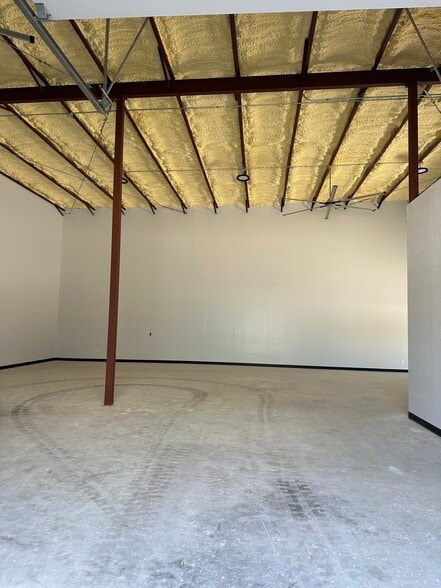 More Photos Of 10927 Fredericksburg Rd, San Antonio Unknown For Lease