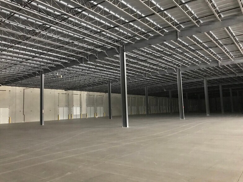 More Photos Of 9405 Fm 812, Austin Distribution For Sale