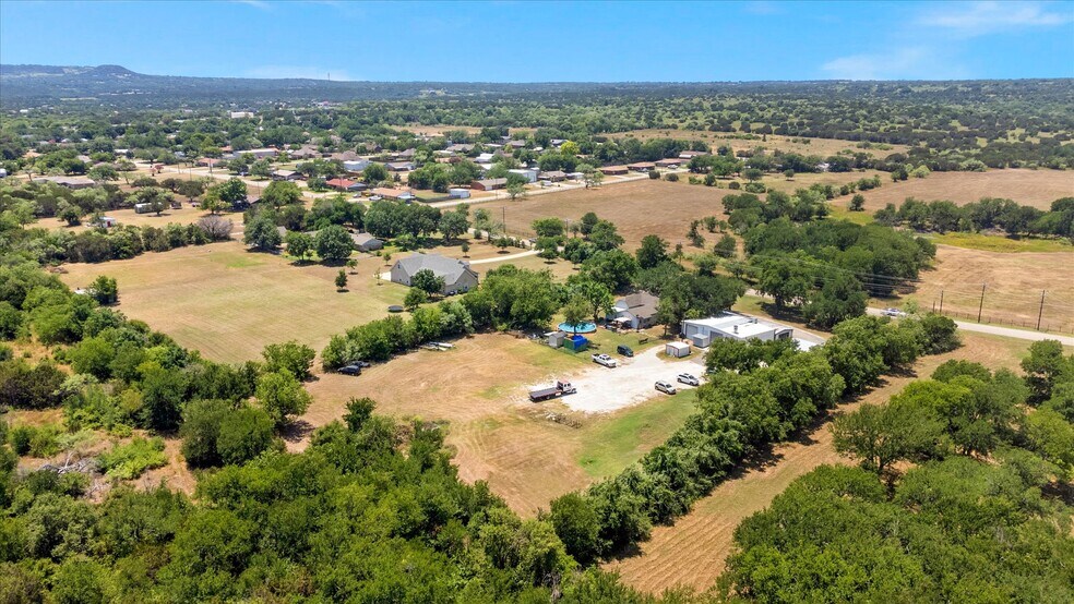 More Photos Of 725 Holmes Dr, Granbury Auto Repair For Sale