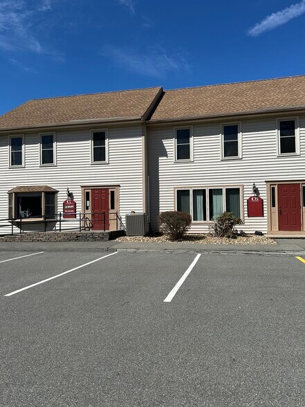More Photos Of 12 Parmenter Rd, Londonderry Medical For Lease
