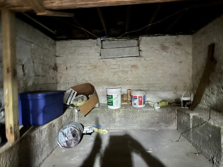 More Photos Of 1831 N C St, Elwood Apartments For Sale