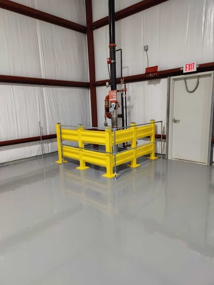More Photos Of 921 Old Still Road, Woodbine Manufacturing For Lease