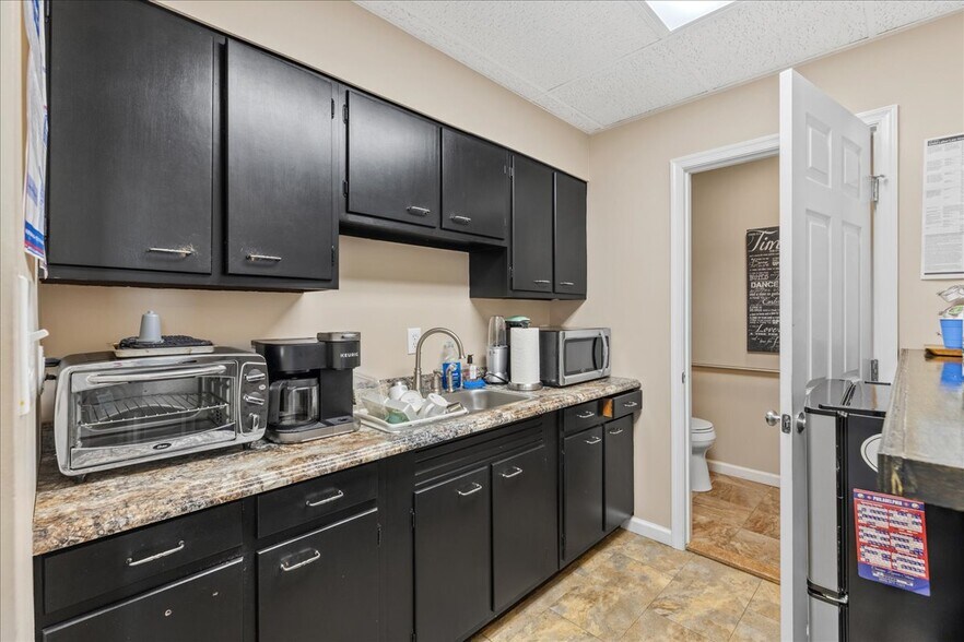 More Photos Of 411 N High St, Millville Medical For Sale