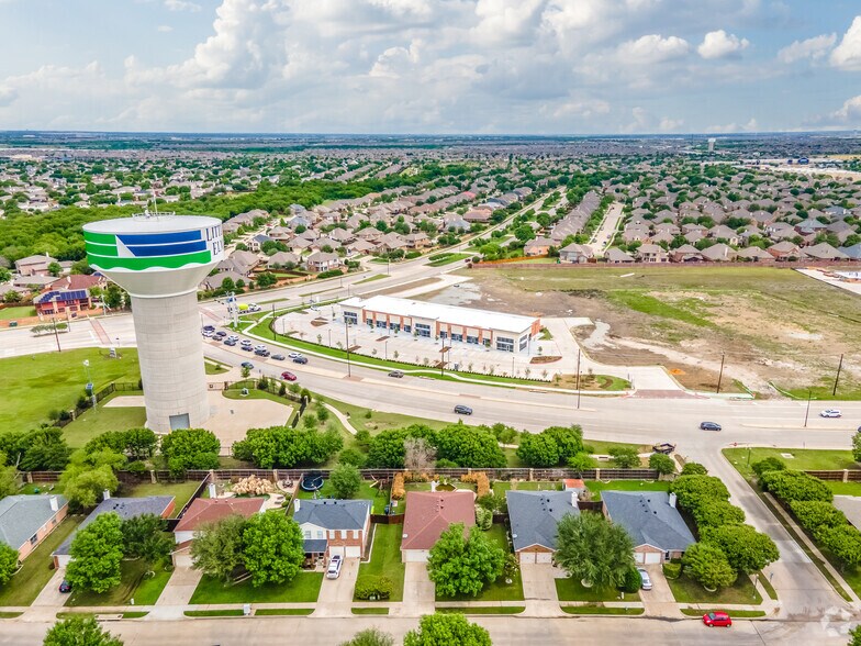 More Photos Of 2401 Little Elm Pkwy, Little Elm General Retail For Lease