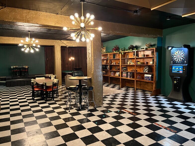 More Photos Of 16902 S Davis St, Galesville Bowling Alley For Sale