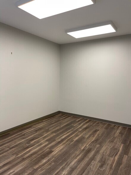 More Photos Of 2032 Wooddale Blvd, Baton Rouge Office For Lease