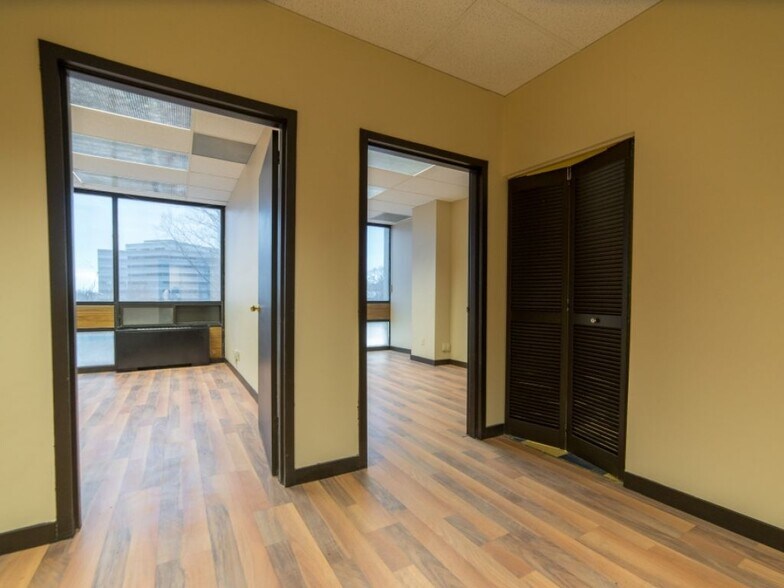 More Photos Of 4998 Boul De Maisonneuve O, Westmount Apartments For Lease