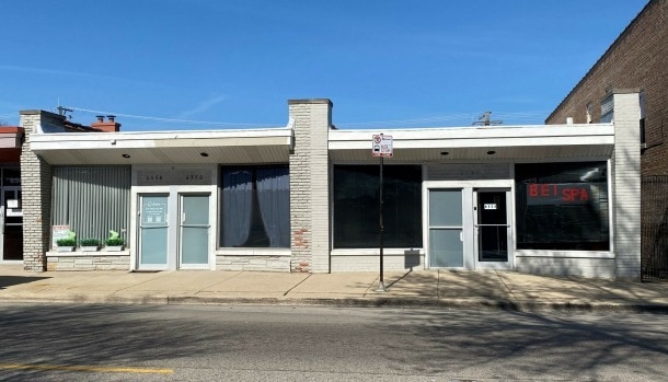 Primary Photo Of , Chicago General Retail For Sale