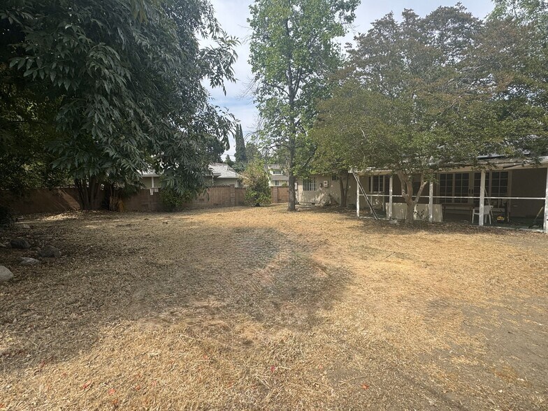 More Photos Of 10811 Amigo Ave, Porter Ranch Specialty For Sale