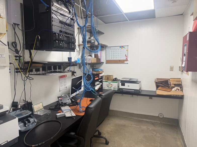 More Photos Of 661 US Highway 1, North Palm Beach Storefront Retail Office For Sale