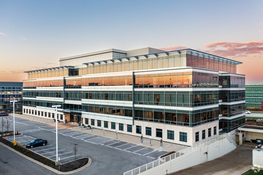 More Photos Of 2001 York Rd, Oak Brook Office For Lease