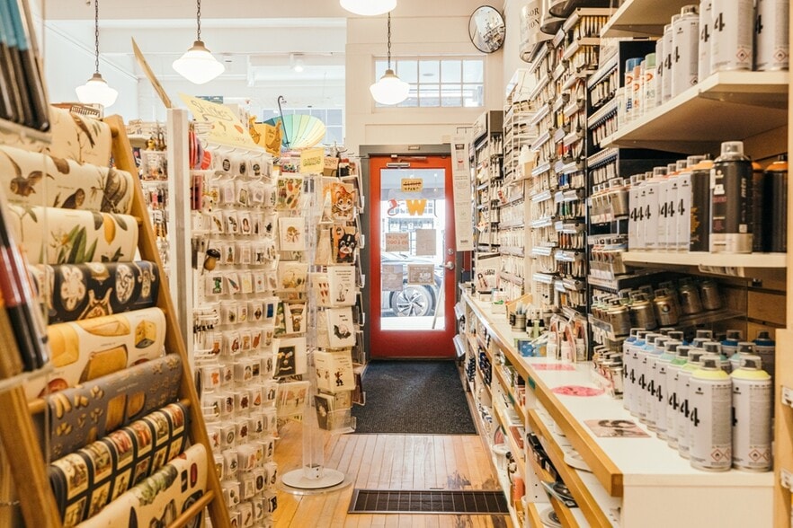 More Photos Of 38 Railroad St, Great Barrington Storefront For Lease