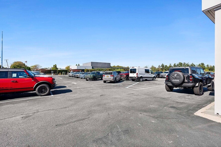 More Photos Of 729 County Road 39A, Southampton Auto Dealership For Sale