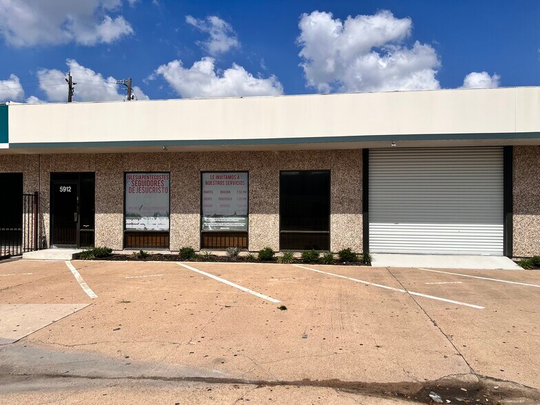 More Photos Of 5900-5928 Allday Dr, Houston Light Distribution For Lease