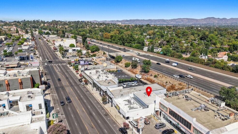 More Photos Of 19621-19623 1/2 Ventura Blvd, Tarzana Storefront Retail Residential For Sale