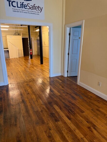 More Photos Of 419 Lincoln St, Marlborough Light Manufacturing For Lease