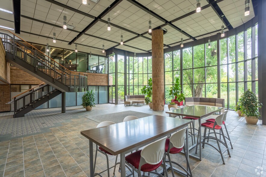 More Photos Of 315 E Eisenhower Pky, Ann Arbor Office For Lease