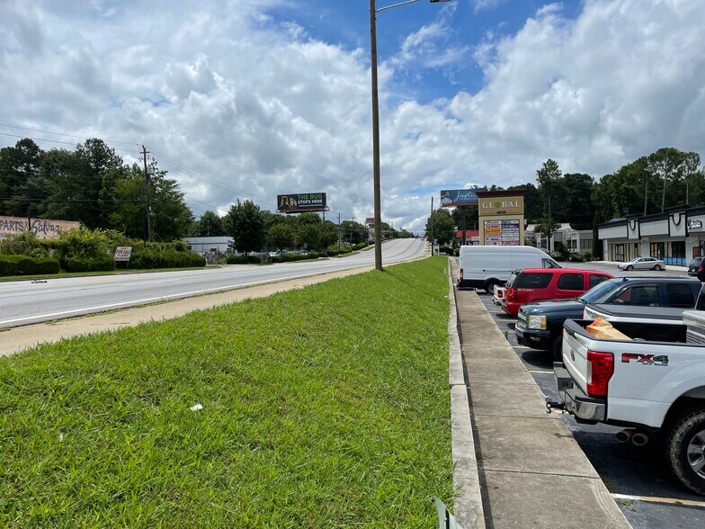 More Photos Of 4013 Jonesboro Rd, Forest Park Unknown For Lease