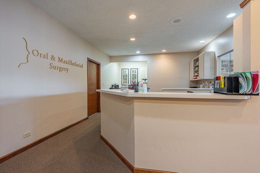 More Photos Of 302 N Hammes Ave, Joliet Medical For Lease
