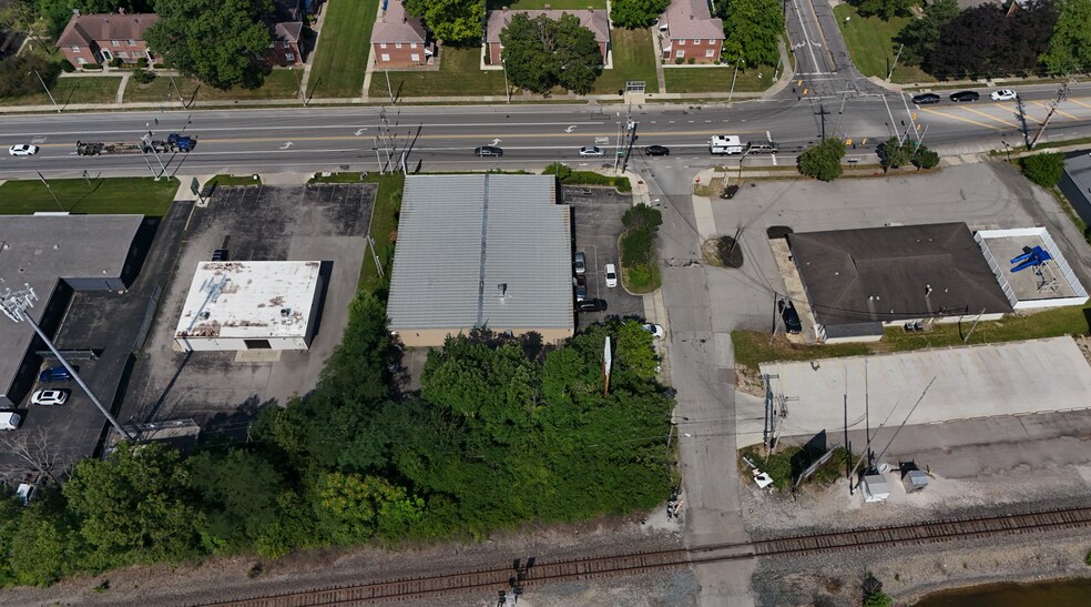 More Photos Of 4100 Indianola Ave, Columbus Auto Repair For Sale