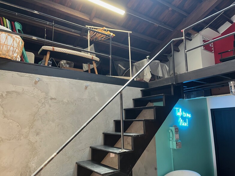 More Photos Of 310 Meserole St, Brooklyn Flex For Lease