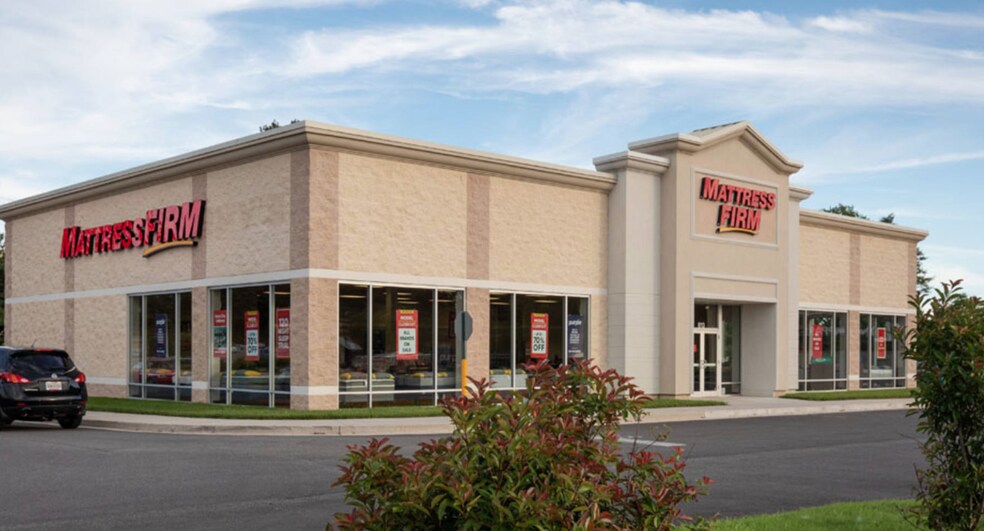 More Photos Of 801-819 Goucher Blvd, Towson Unknown For Lease