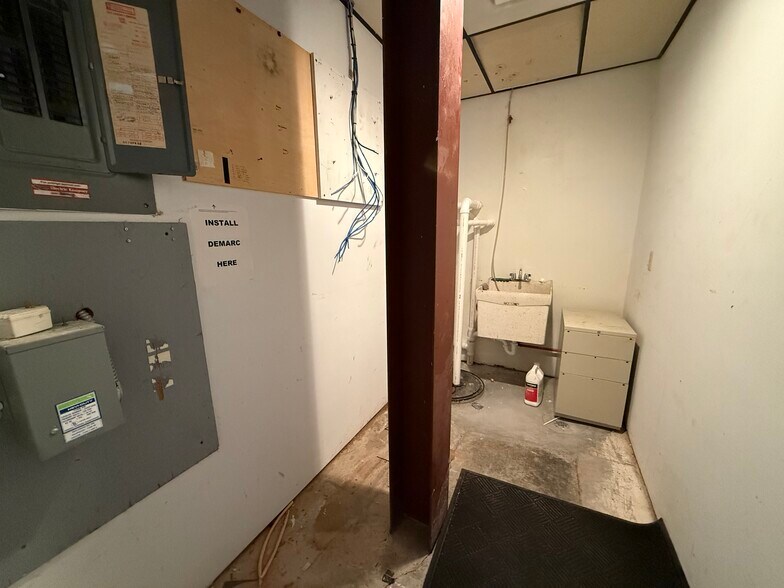 More Photos Of 6514 Odana Rd, Madison Freestanding For Lease