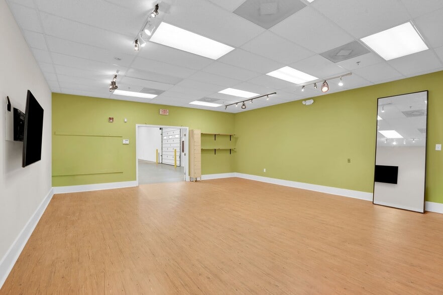 More Photos Of 1109 E Ozark Ave, Gastonia Warehouse For Lease