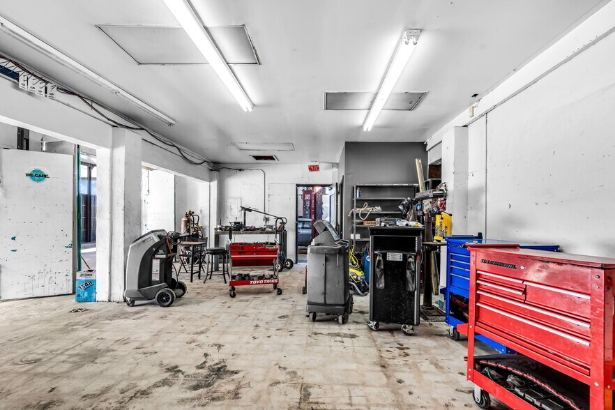 More Photos Of 3219 SW 8th St, Miami Storefront For Sale
