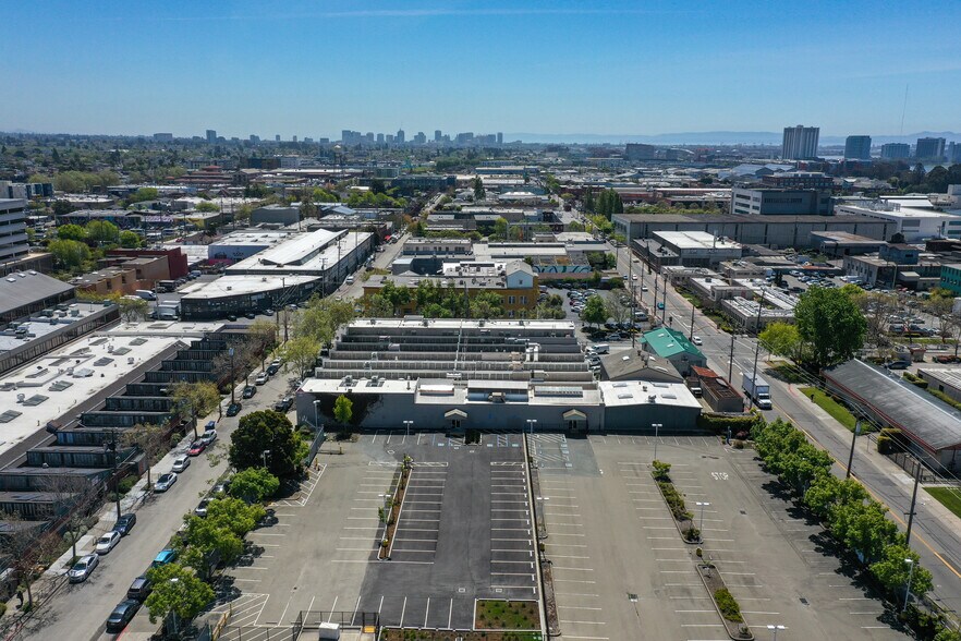 More Photos Of 927 Parker St, Berkeley Flex For Sale