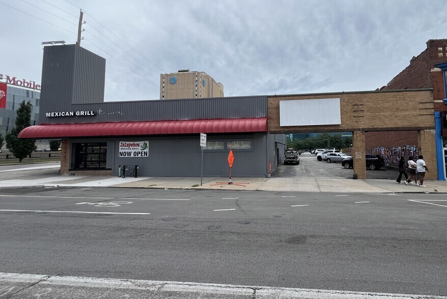 Primary Photo Of 1501-1505 Grand Blvd, Kansas City Freestanding For Lease