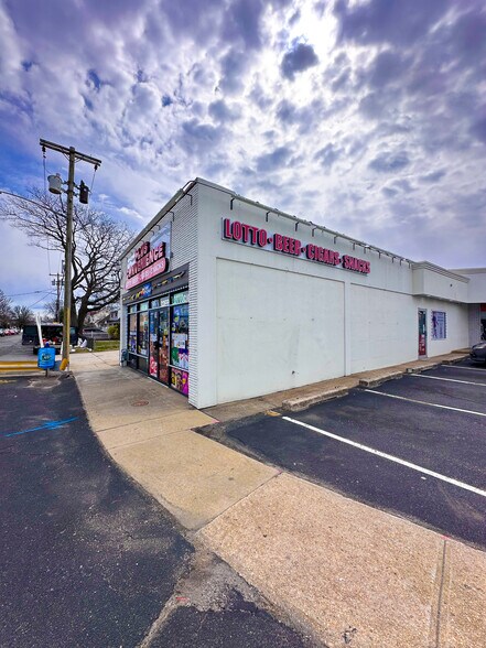 More Photos Of 180-196 W Sunrise Hwy, Lindenhurst Storefront For Sale