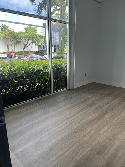 More Photos Of 7620 NW 25th St, Miami Distribution For Lease
