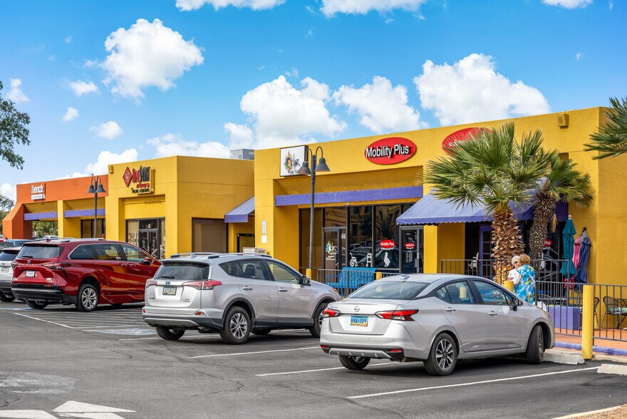 More Photos Of 101-126 S La Canada Dr, Green Valley Unknown For Lease