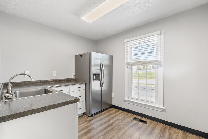 More Photos Of 6200 Fort Ave, Lynchburg Medical For Sale