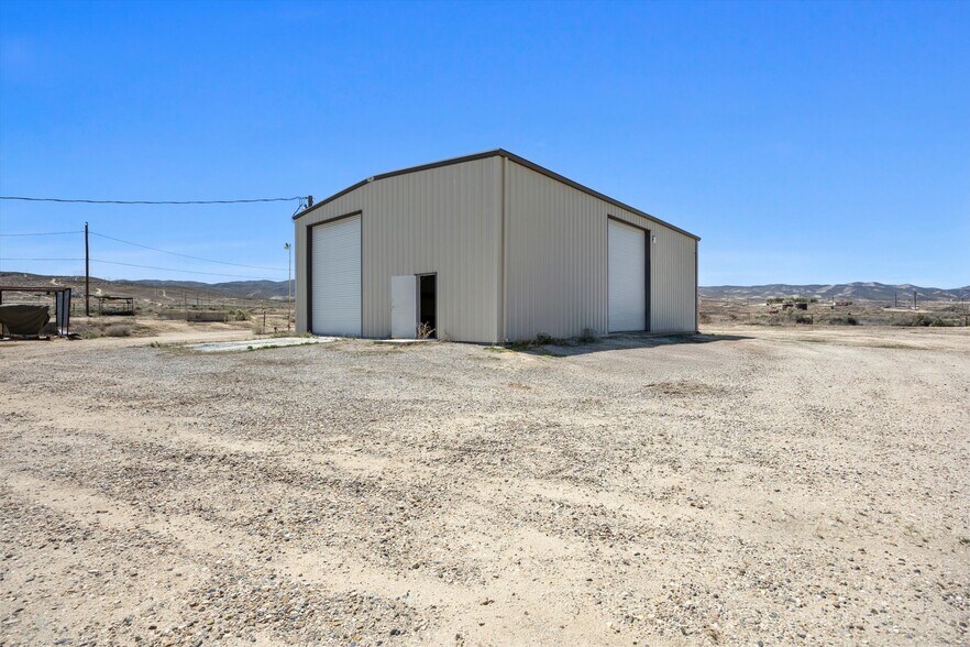 More Photos Of 523-529 Kristin st, Taft Flex For Sale