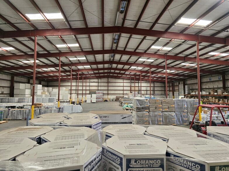 More Photos Of 6956 Market Ave, El Paso Industrial For Lease