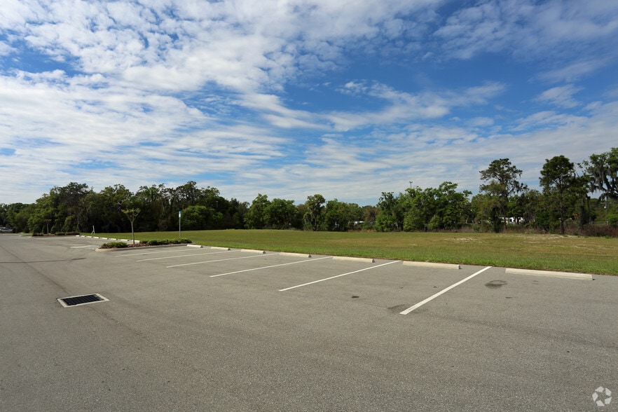 More Photos Of 201 S County Line Rd, Plant City Unknown For Lease