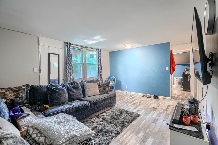 More Photos Of 5461 Cedonia Ave, Baltimore Apartments For Sale